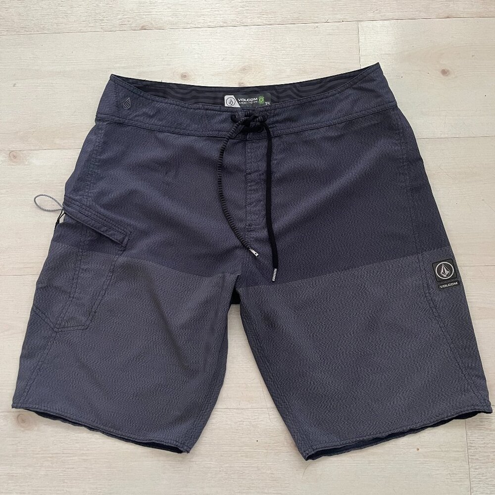 Volcom Mod-Tec Men's Swim Trunks Size 34